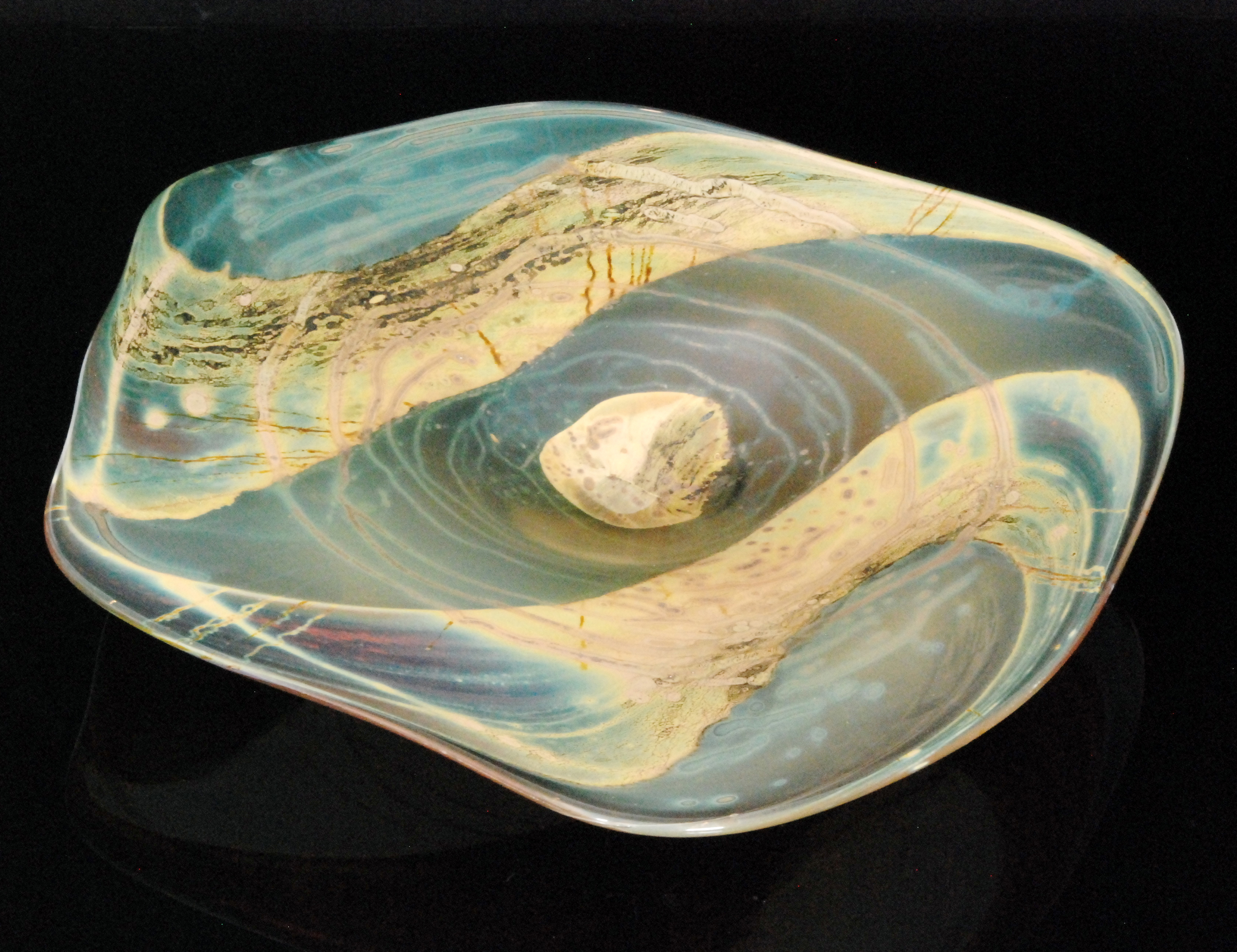 Sam Herman - Val St Lambert - A large later 20th Century glass bowl of shallow asymmetrical form