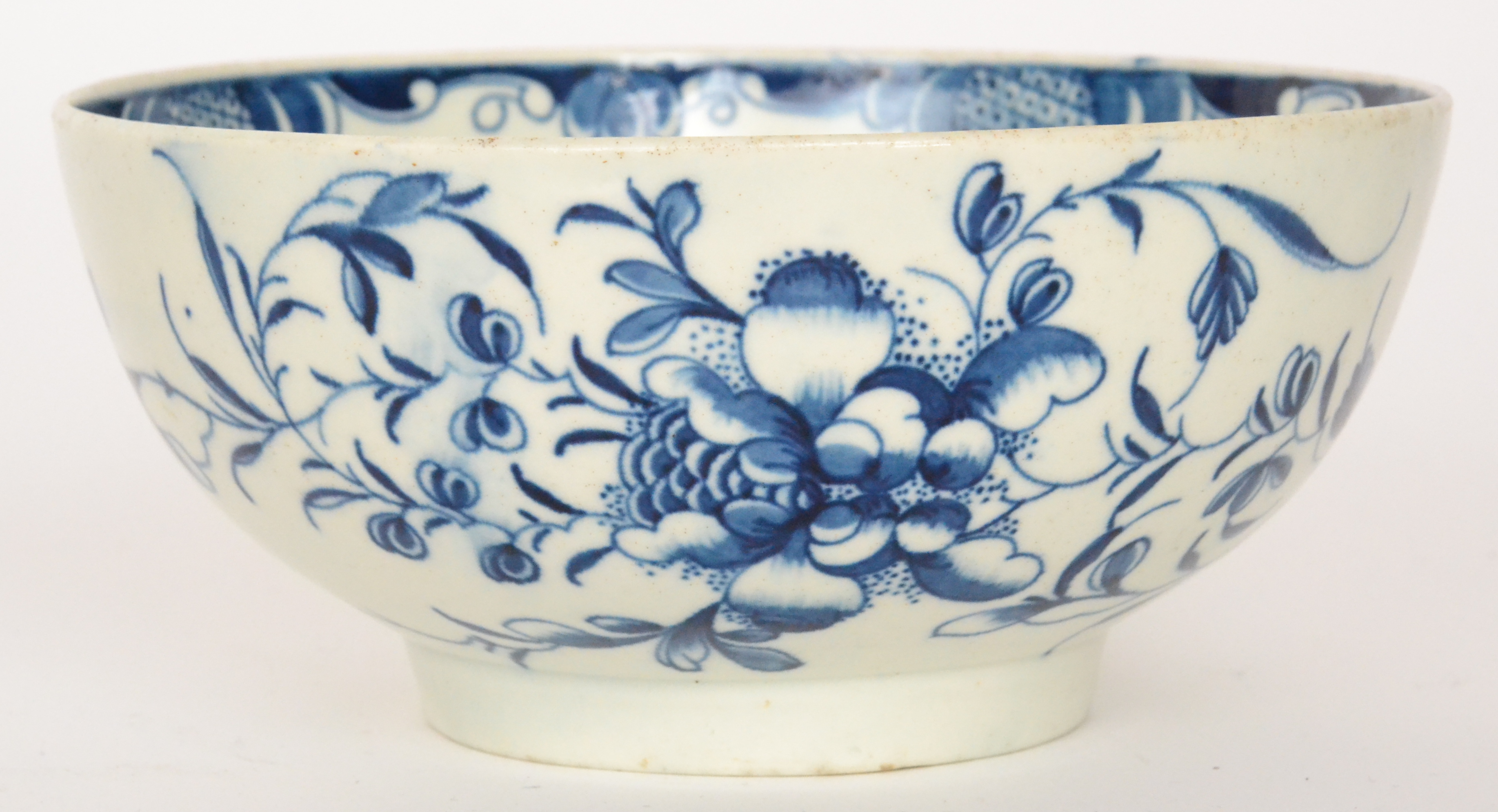 A late 18th Century First Period Worcester bowl decorated in the underglaze blue and white