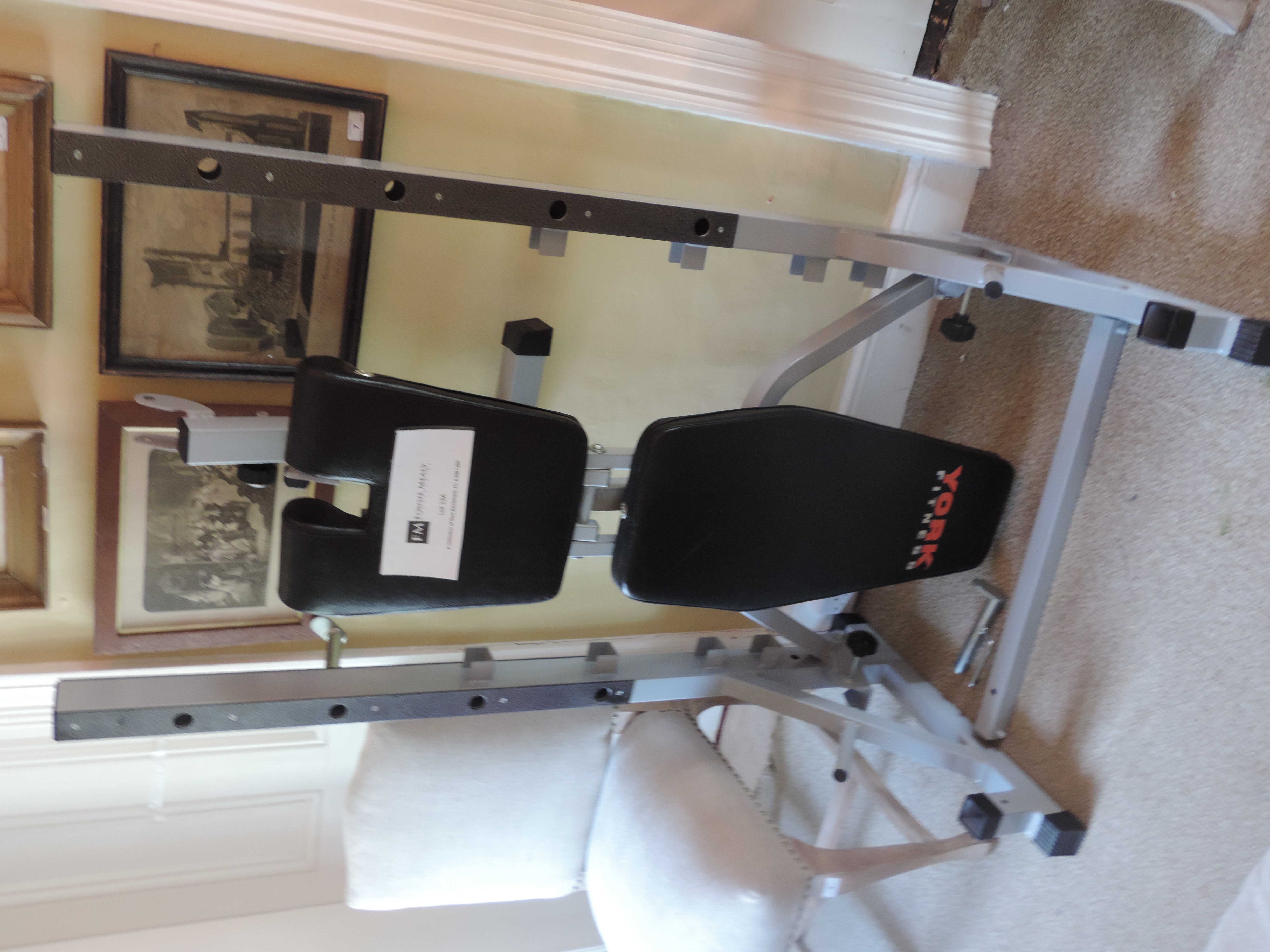 A collection of Gym Equipment. (1) - Image 5 of 5