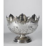 Bowl,  JEAN BAPTISTE LEBROC, in argento sbalzato, con iscrizione commemorativa incisa "Reginald