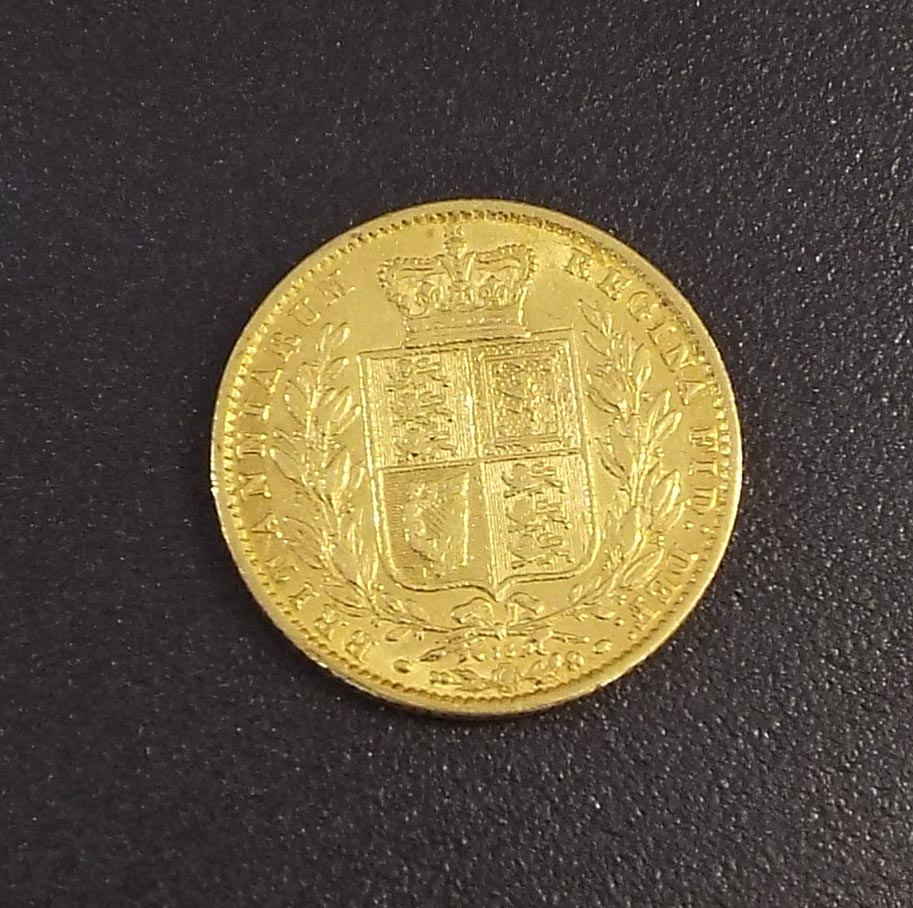 Victorian 1872 'bun head' shield back sovereign coin, 8gm - Image 2 of 2