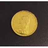 Victorian 1890 sovereign coin, 8gm (a.f)