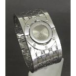 (3KFHFX) Gucci 112 Twirl watch, no. 11037438, 33mm