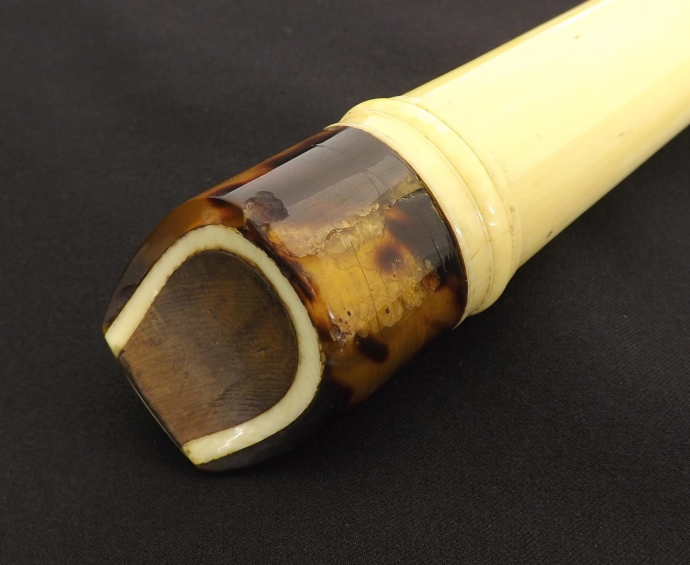 Ivory treble (alto) recorder, probably German, second quarter 18th century, screw tenons, the - Image 6 of 13