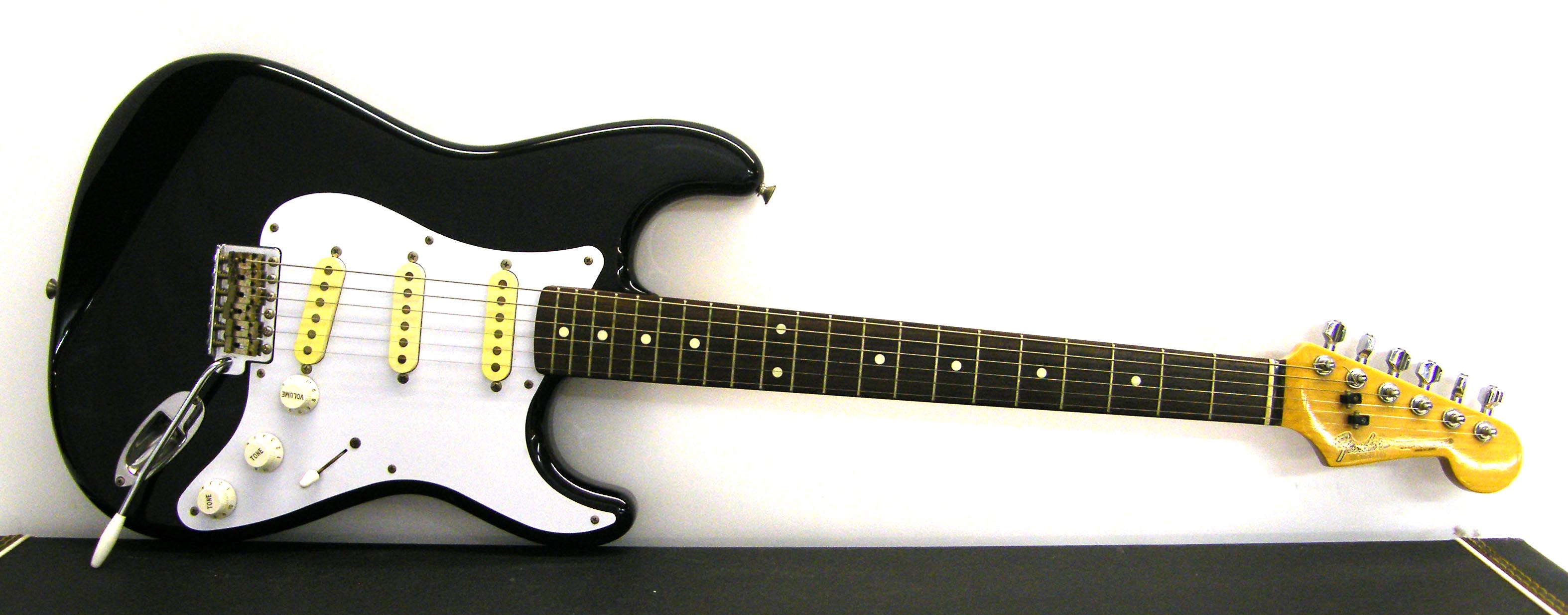 Mid 1980s Fender ST-362V Stratocaster electric guitar, made in Japan, ser. no. E947157, black finish