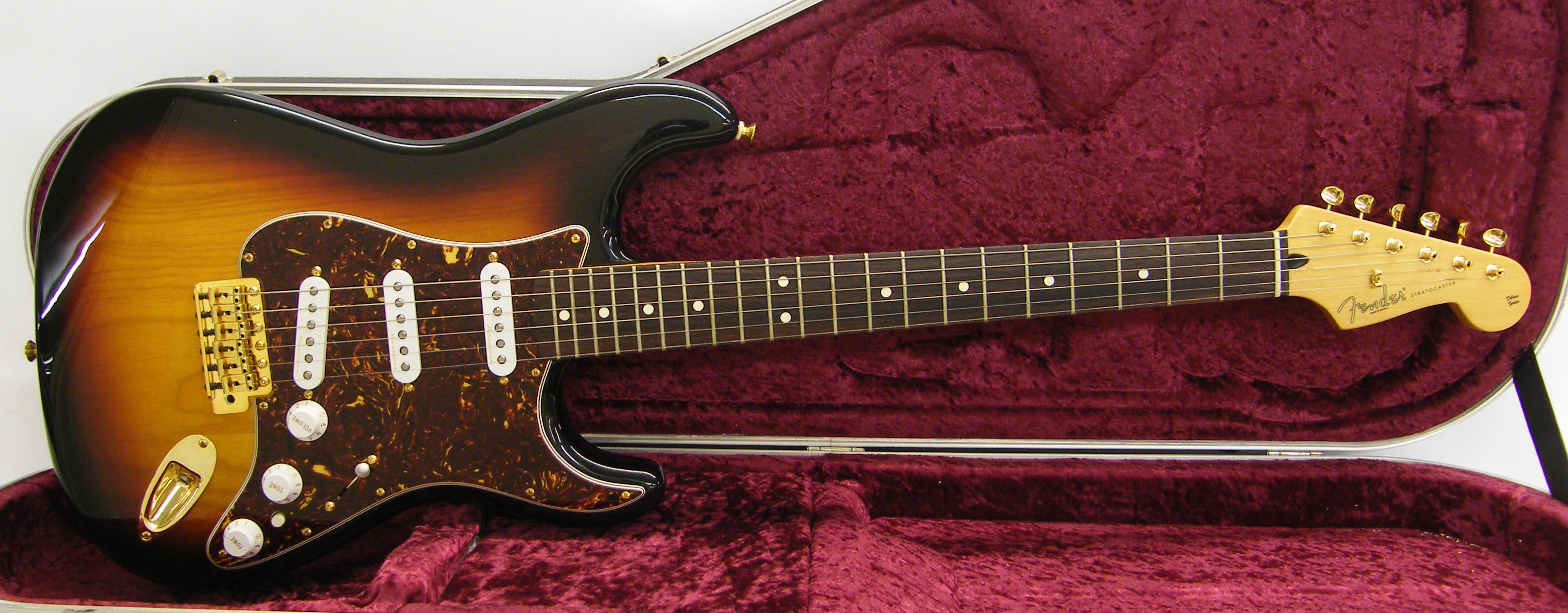 Fender Deluxe Series Stratocaster electric guitar, made in Mexico, ser. no. MZ7119774, sunburst