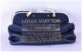 Fashion Bag Louis Vuitton Articles De Voyage Overnight Bag. The inside is a very soft velvet