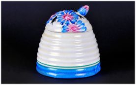 Clarice Cliff Hand Painted Beehive Honey Pot ' Marguerite ' Design. c.1934. Height 4 Inches.