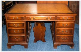 Oak Knee Hole Desk In The Georgian Style, WIth a Bank of 4, Drawers Down Each Side and a Central