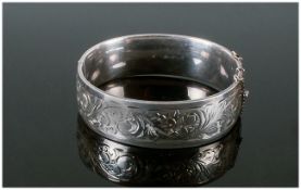 A Vintage Silver Hinged Bangle Hallmarked. 46.1 grams. Excellent condition.