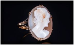 Vintage 9ct Gold Set Cameo Ring. Marked 9ct. 3.5 grams.