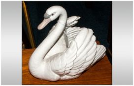 Lladro Large Swan Figure ' Swan With Wings Spread ' Model No.5231. Issued 1984. Mint Condition.