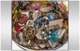 Quantity of Costume Jewellery, a variety including an agate necklace, turquoise chips, brooches