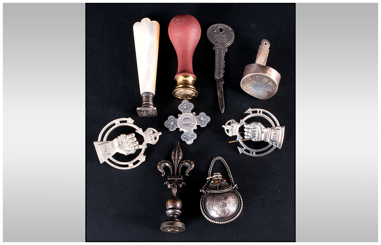 A Small Collection of Antique and Vintage Silver and Metal Assorted Small Items. ( 9 ) In Total,