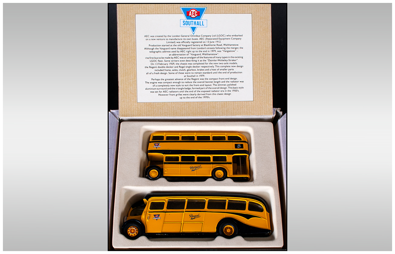 Corgi - Boxed Aec Bus Set. Comprises 1 Aec Bus, 1 Aec Regal. As New Condition. - Image 5 of 6