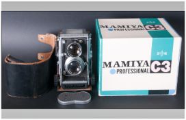 MAMIYA C3 Twin lens Professional Camera - Type: Interchangeable lens, twin-lens reflex camera for