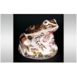 Royal Crown Derby Limited & Number Edition Paperweight 'Old Imari Frog' gold stopper. Number 1973.