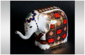 Royal Crown Derby Paperweight ' Elephant ' Gold Stopper 1995. 1st Quality / Mint Condition. 4 Inches