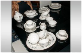 Wedgwood 'Boleyn' Part Dinner Service (42) pieces comprising 6 dinner plates,4 smaller dinner