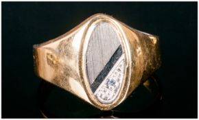 Gents 18ct Gold Signet Ring, Set With A Round Cut White Stone, Italian Hallmark, Ring Size V, Weight