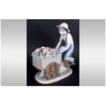 Lladro Figure ' The Flower Peddler ' Model Num.5029. Issued 1979-1985. Excellent Condition, Height