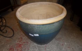 Large Ceramic Pot//Pot Holder