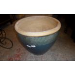 Large Ceramic Pot//Pot Holder