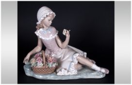 Lladro Figure ' Admiration ' Model Num.4907. Issued 1974-1985. Height 6.5 Inches. Tip of Finger