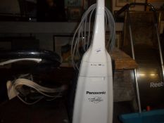 Panasonic MC-E468 Hoover.