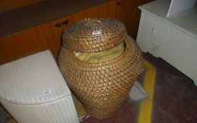 Wicker Linen Basket With Rugs