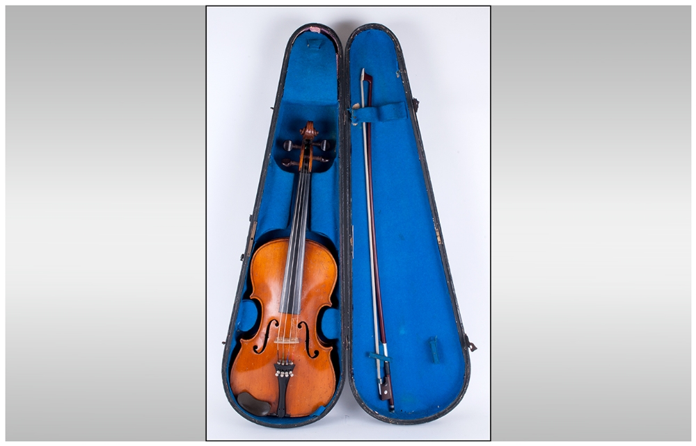 Late 19th Century Violin In Hard Case with bow. - Bild 2 aus 2