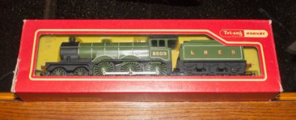 Boxed Tri-ang Hornby Locomotive & Tender 00 Gauge, R.866S B12 Class Locomotive And Tender (L.N.E.