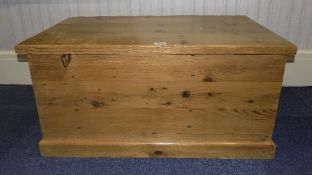 20thC Pine Bedding/Blanket Box, Hinged Top, Height 18 Inches,