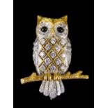 18ct White and Yellow Gold Novelty Figural Brooch In The Form of a Barn Owl,