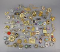 Bag of Costume Jewellery,