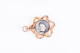 Late 19th/Early 20thC Picture Pendant, G