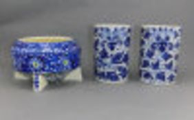 Small Blue And White Bowl Raised On Angular Feet Together With 2 Blue & White Brush Pots, Height 5