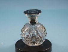 Large Silver & Tortoishell Topped Scent Bottle Cut Glass Oval Glass Bottle, 10.5cm In Height, Silver