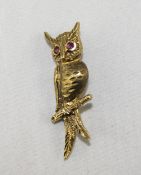 9ct Gold Novelty Brooch Realistically Modelled In The Form Of An Owl Sat On A Branch, Textured