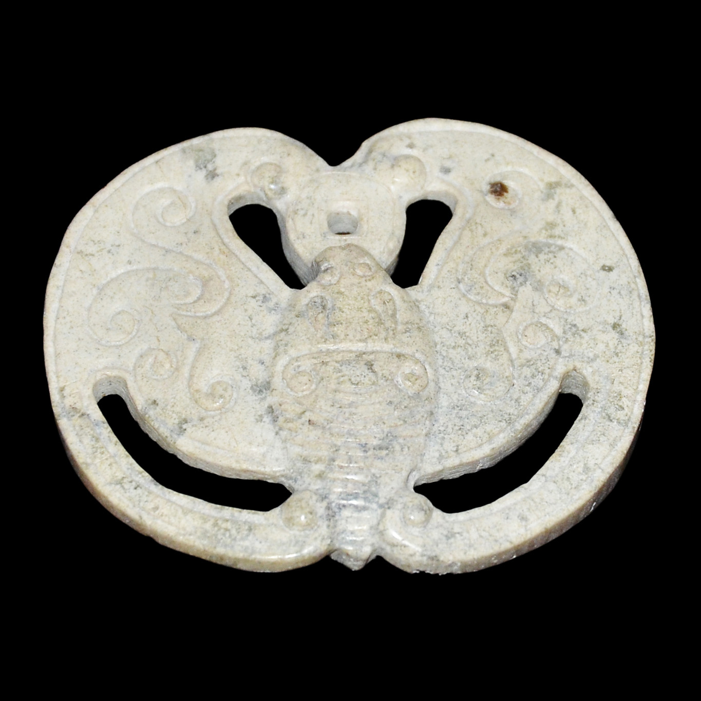 龍山文化(2000-3000 BC) 玉雕雞骨白飛蟬掛飾 Longshan Culture Chicken Bone Jade Pendant of Cicada in Flight