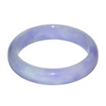 翡翠紫羅蘭玉鐲 瑩潤清新，質地細膩。附美國寶石學院GIA鑒定證書 No.1142959878 A Jadeite Lavender Bracelet Of rich lavender color