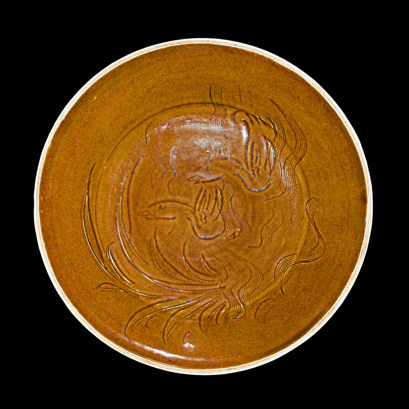 定窯醬釉刻水禽盤 (官)字款 Dingyao-Type Persimmon-Glazed Plate with Incised Aquatic Scene  Diameter: 7⅞ in (20