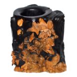 浮雕鐵梨木喜上眉梢花鳥大筆筒 A Rare Tie-Li-Mu Cylindrical Burl Brush Pot Relief Carved with Birds and Flowers