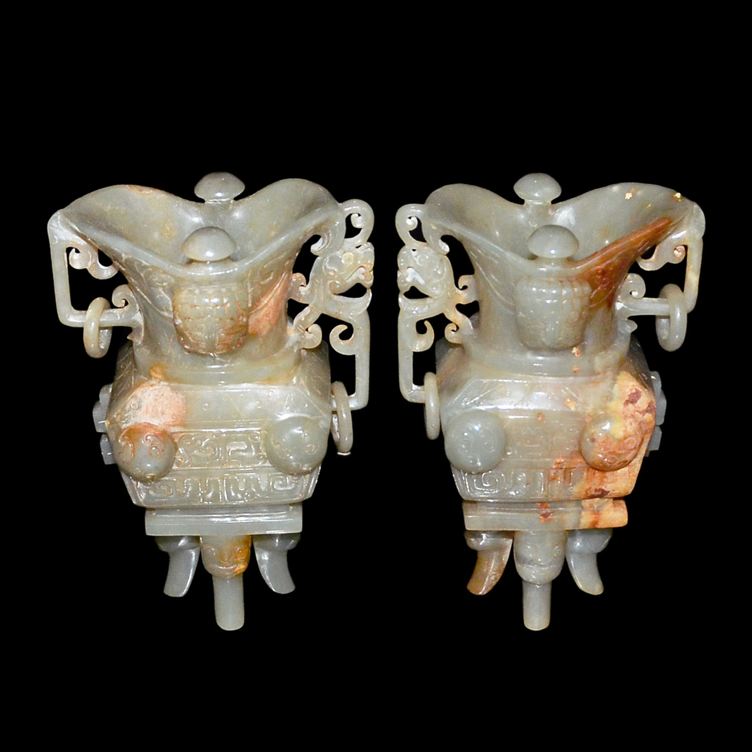 玉雕獸面紋活環四足方爵杯一對 A Pair of Carved Ceremonial Jade Jue with Taotie Masks, Loose Rings and Four
