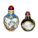 料彩開光山水鼻煙壺一組二件 A Group of Two Overlay Snuff Bottles with Windows of Landscape Decorations  Height: 2¼