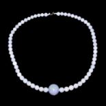 紫羅蘭翠玉珠鏈 Jadeite Lavender Bead Necklace with Central Bead  Diameter: 6½ in (16.5 cm)  Weight: 74 g