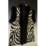 Black and white quilted zebra print gile