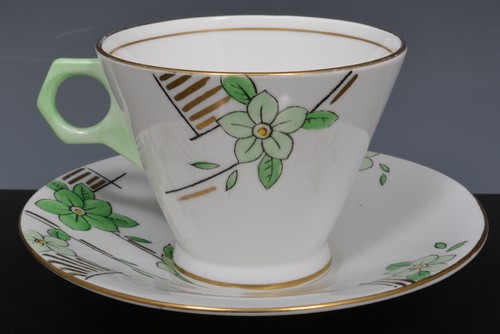 Wellington bone china tea set, floral decoration.