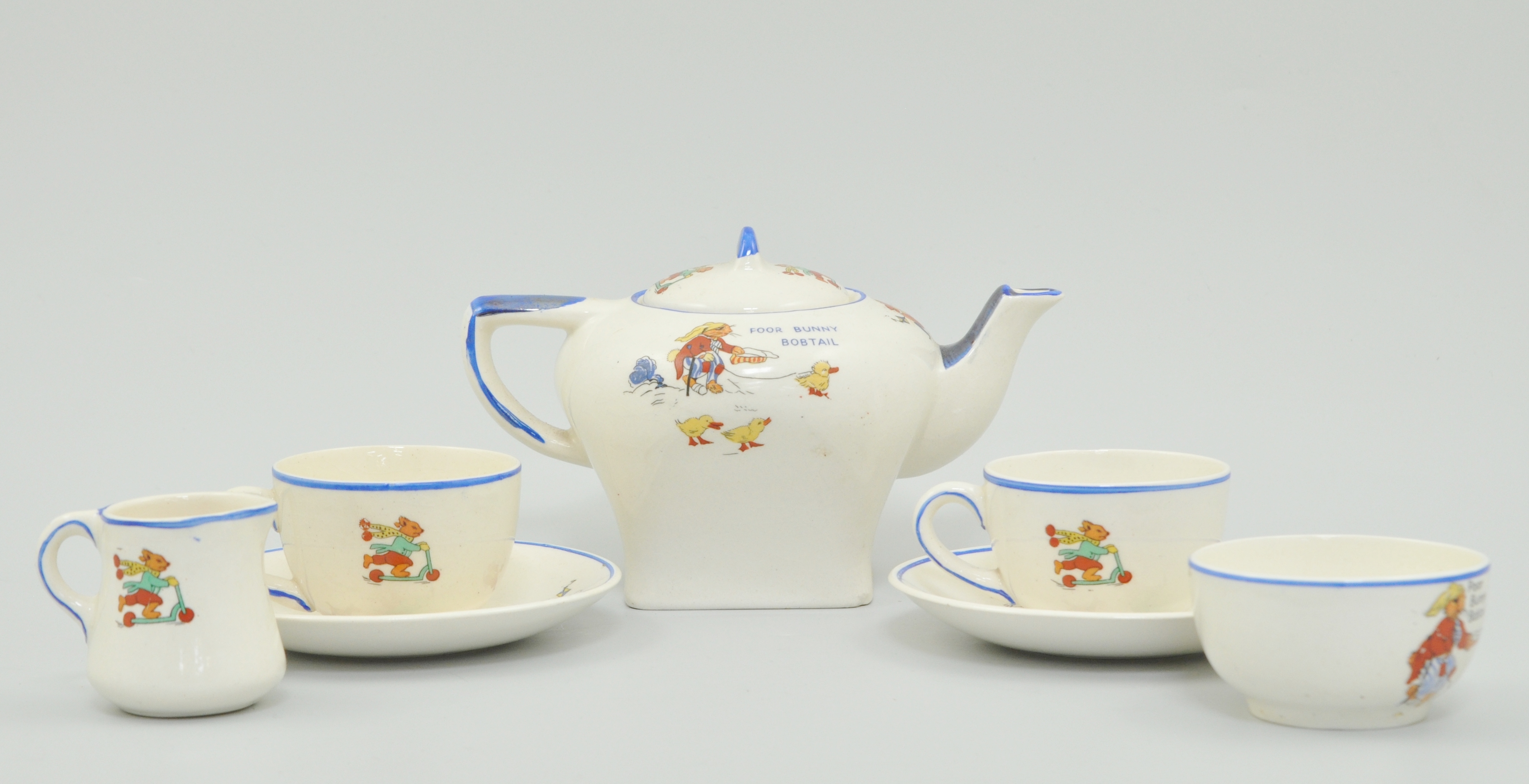Coronaware children's toy part teaset, to include teapot, milk jug, sugar bowl, three cups,