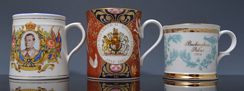 Collection of commemorative mugs, (17).